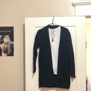 Heavy knit cardigan with pockets